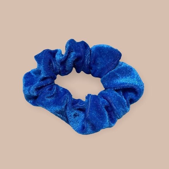 🆕 2/$20 Velvet Scrunchie Duo - Picture 2 of 3